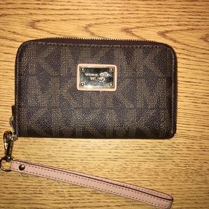 Michae Kors Jet Set Wristlet Wallet Small